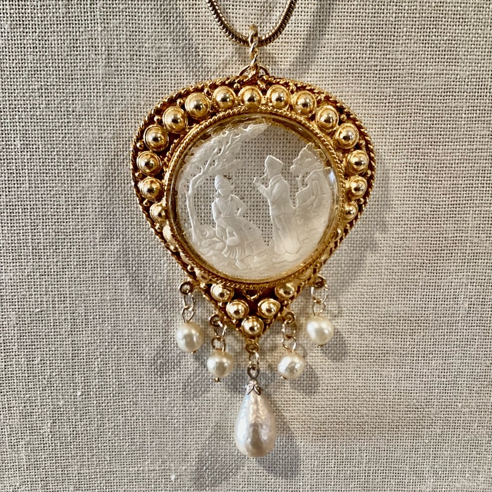 Sarah Coventry Gold and Pearl Medallion Necklace